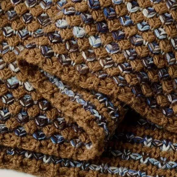 Elegant Multicolor Knit Turtleneck Sweater - Picture 2 of 4